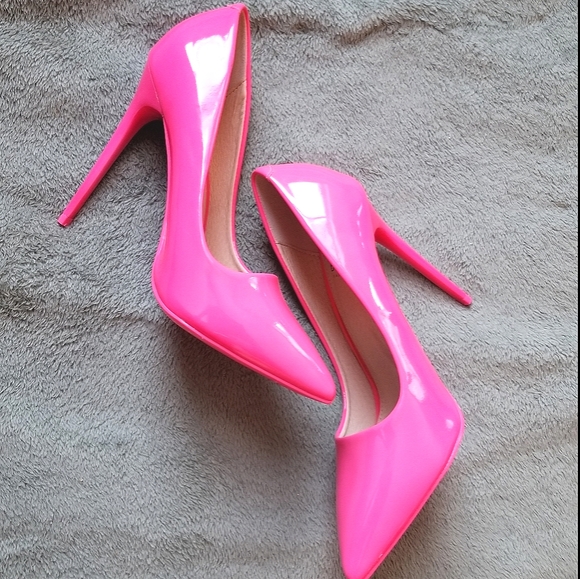 Shoes - Women's 👠 Pointed pre owned Toe High Heels